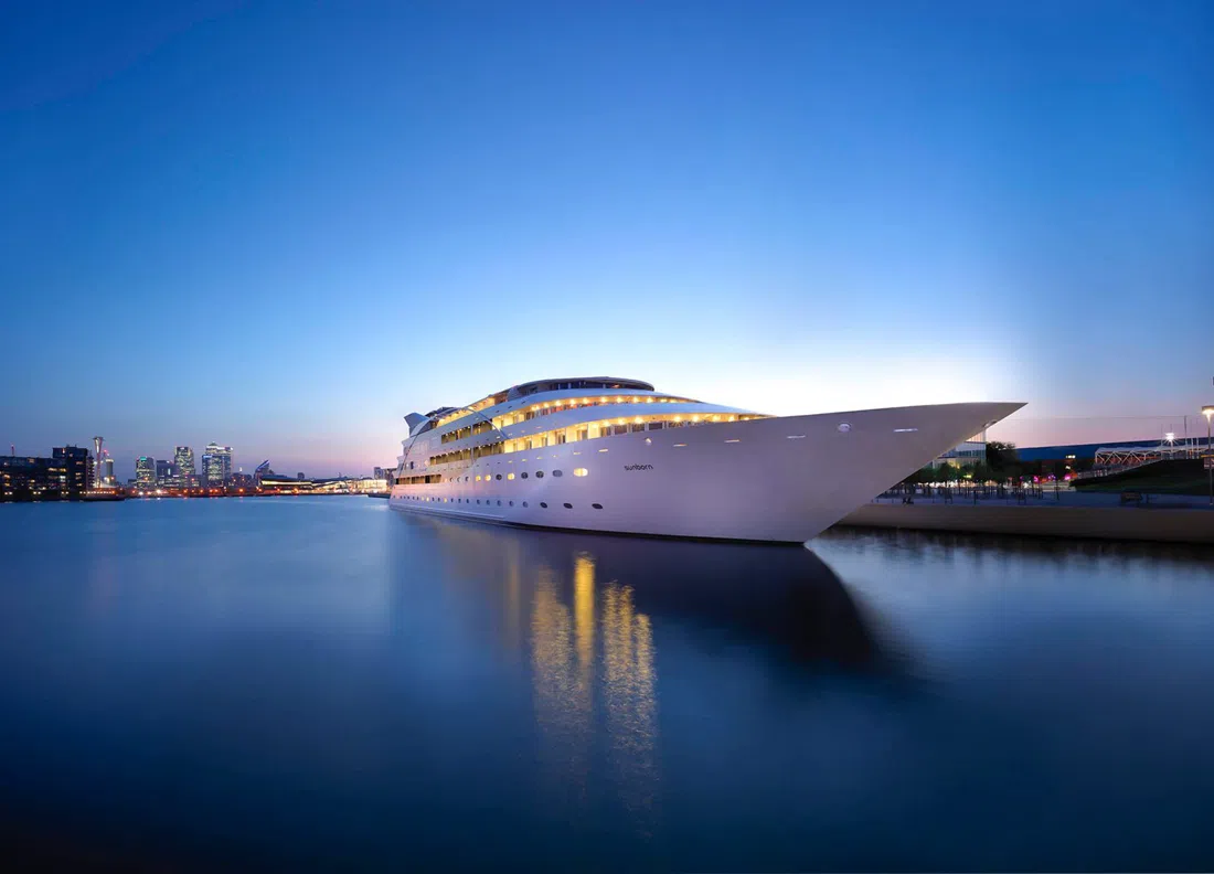 Sunborn London Yacht Hotel — Sundown Bar, London