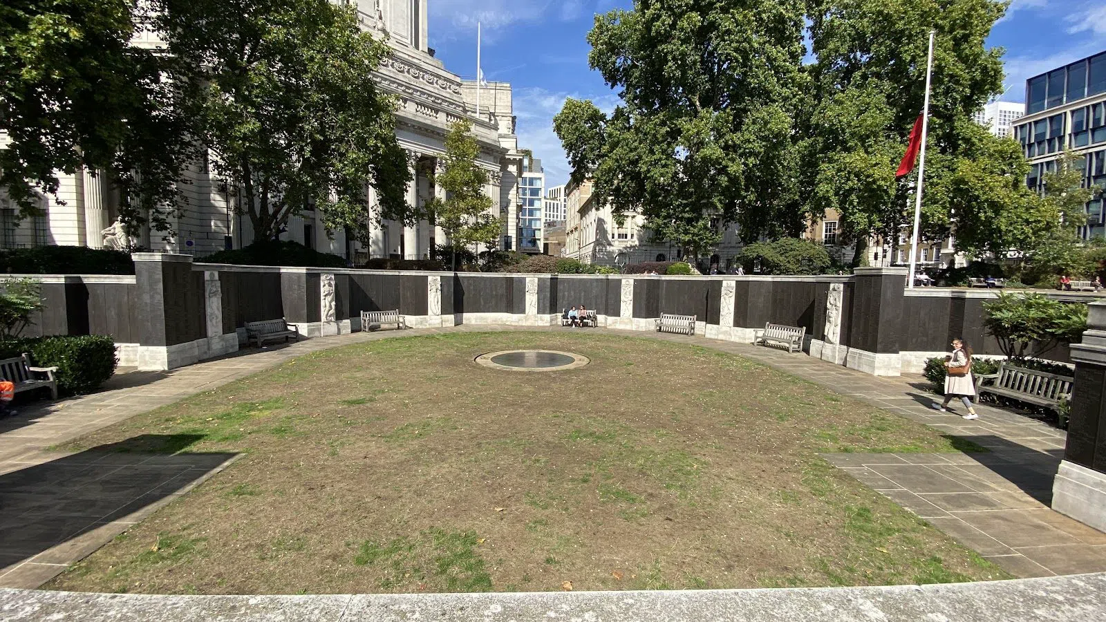 Trinity Square Gardens and Tower Hill Memorial, London