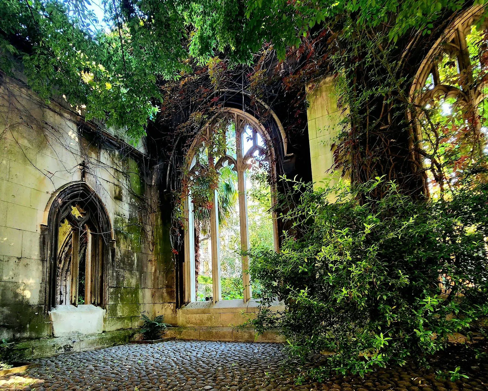 St Dunstan-in-the-East Church Garden, London